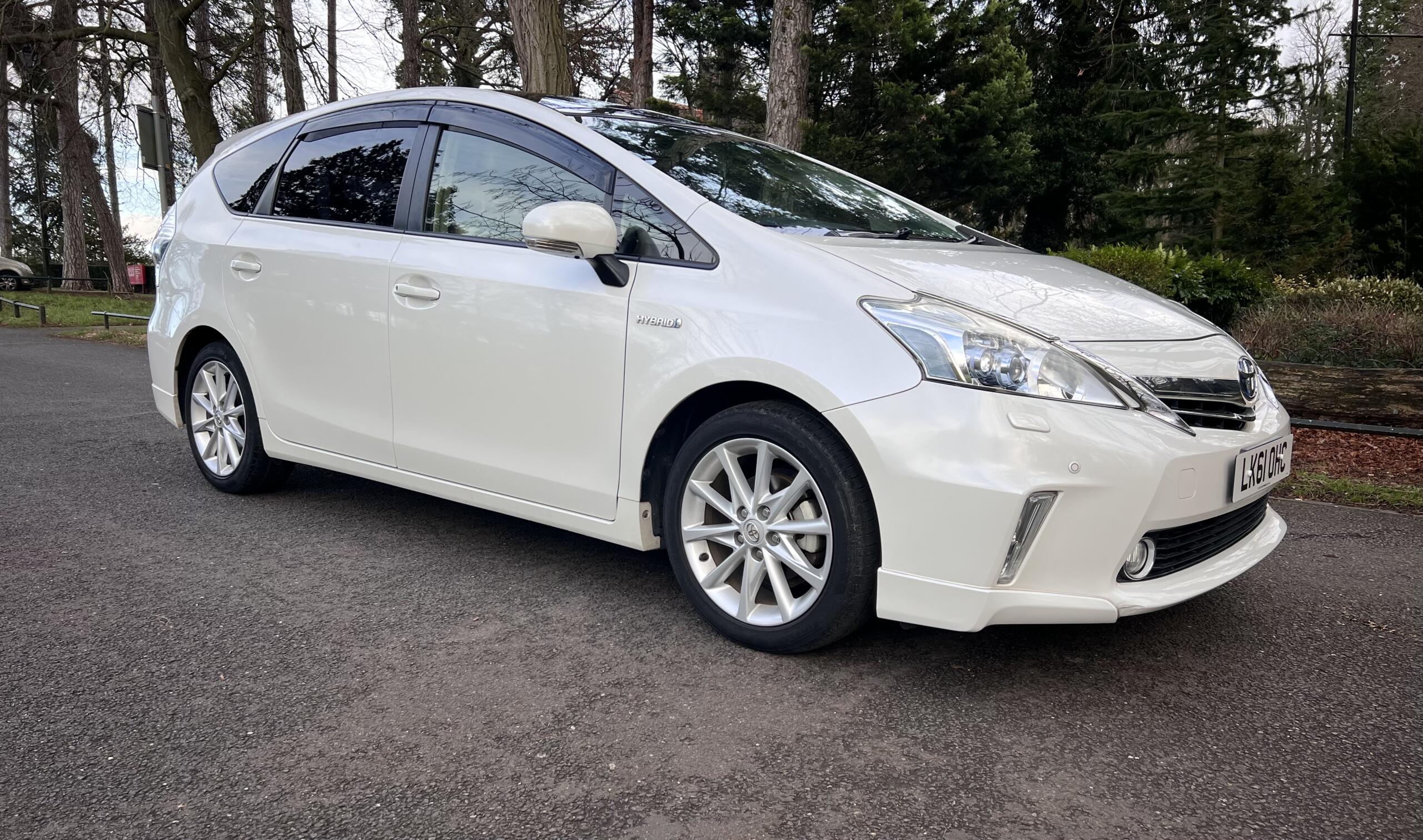 PRIUS PLUS PANORAMIC ROOF Signature Autos Luton